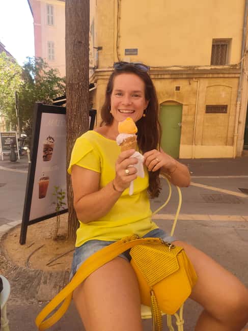 Provençal Food Tour to (re)discover Aix-en-Provence - Town Hall pass-by: why the city matters to the food