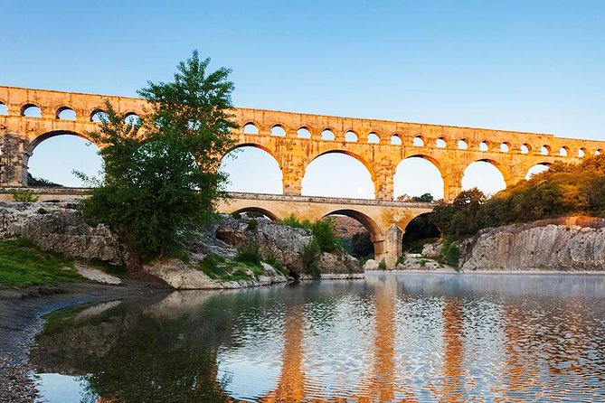 Provence Highlights Full-Day Tour from Avignon - From Avignon at 9:00 am: how this Provence day tour is paced