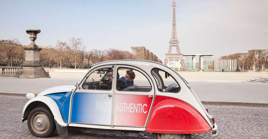 Romantic Paris Vintage Citroën 2CV Tour - The 2-hour route from the Eiffel Tower to Montmartre