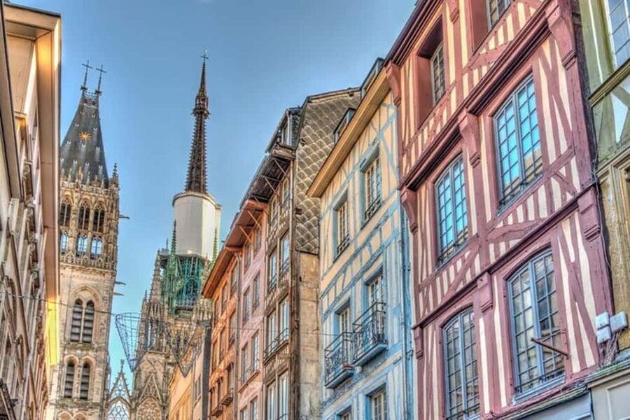 Rouen : Must-see Walking Tour - Getting oriented in historic Rouen with a local guide