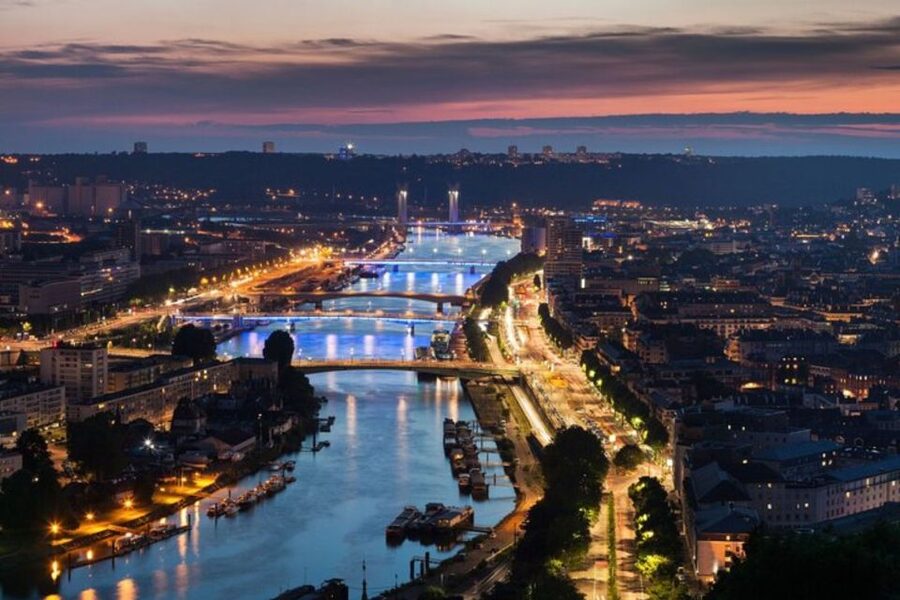 Rouen: Private custom tour with a local guide - Who this tour fits best