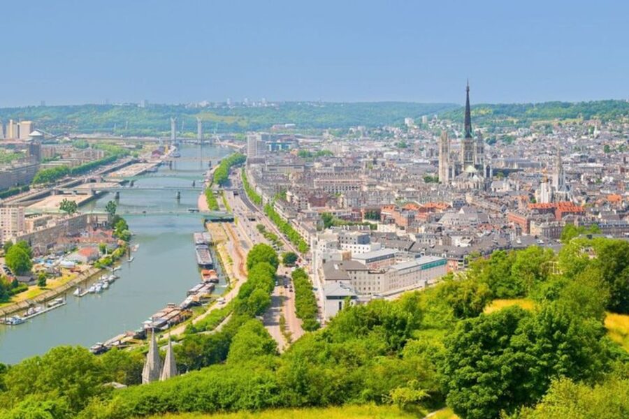 Rouen: Private custom tour with a local guide - The walking route: photo stops, big sights, and side streets