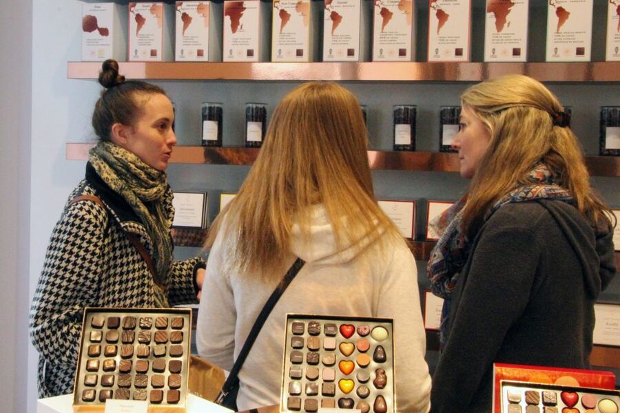 Saint-Germain-des-Prés: Pastry and Chocolate Walking Tour - Chocolate stops: what to taste beyond the obvious