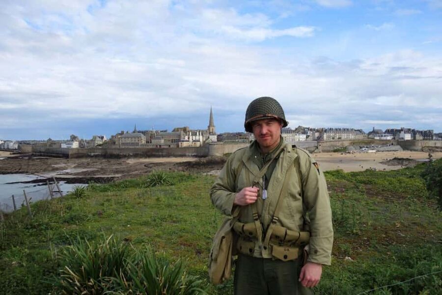 Saint-Malo 1944 : Under the Ashes, Freedom - Meeting at Place Chateaubriand, then the story starts