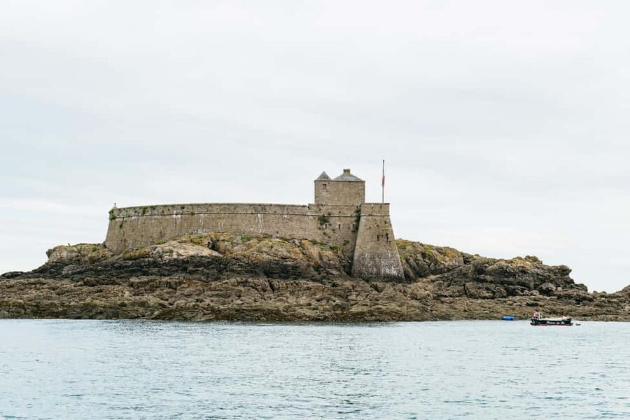 Saint-Malo: Guided Boat Tour with Local Captain - Saint-Malo from the water: why this boat tour hits