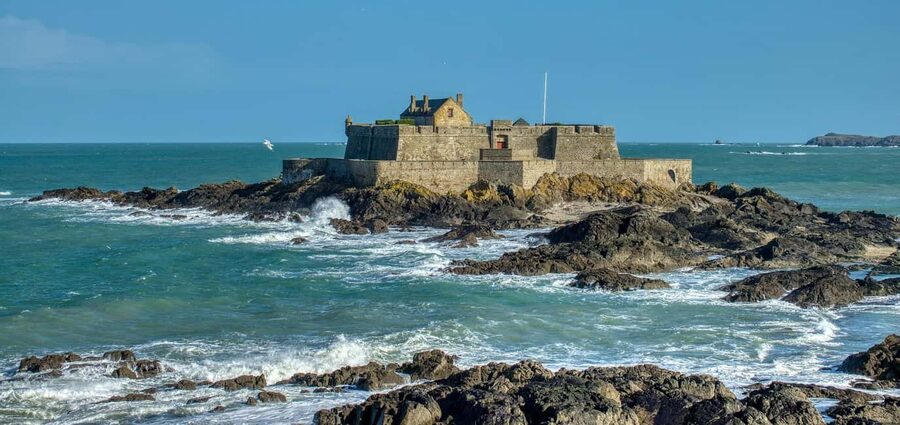 Saint-Malo: Outdoor Escape Game - In the wake of the Corsair - Who This Escape Game Fits Best in Your Saint-Malo Plans