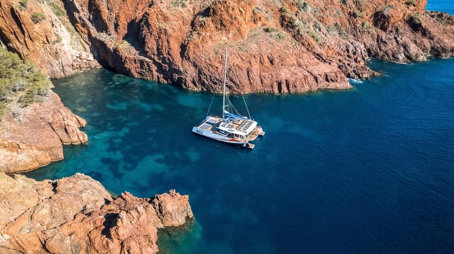 Saint-Raphaël: Day Cruise with Meal to the Lérins Islands - Lunch and drinks: Wine with the meal, open soft drinks, and Planteur punch