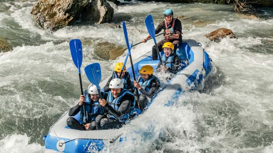 Samoëns: Whitewater Rafting Tour in the French Alps - Class 3 rapids on the Giffre: thrills, narrow-gorge moments, and what optional jumps add
