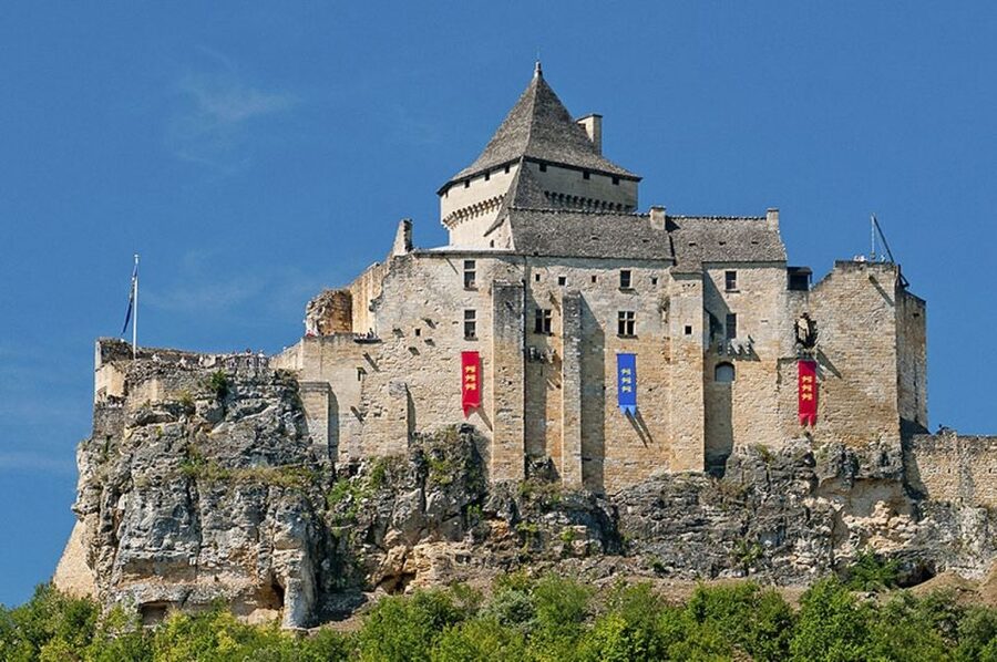 Sarlat: Private Tour to the Dordogne Valley - Getting started in Sarlat: the meeting point that keeps things smooth