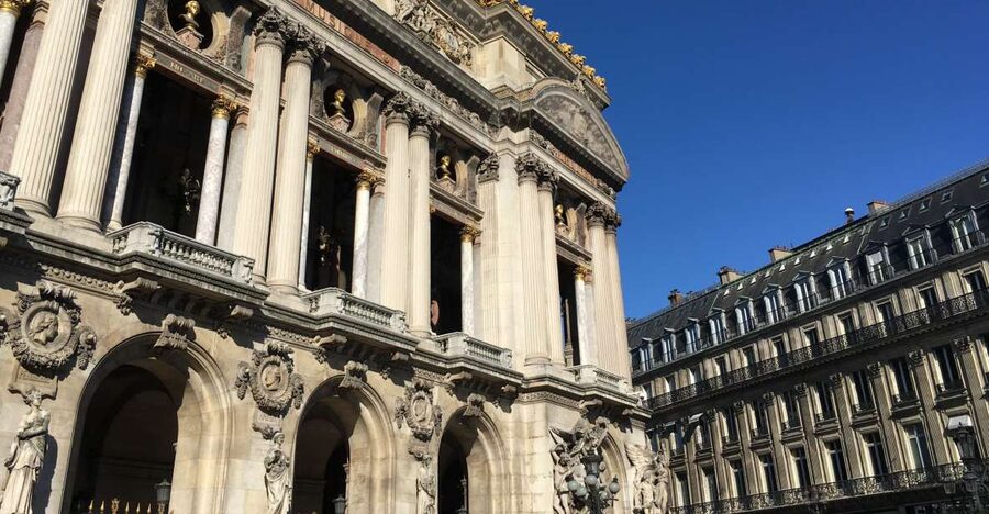 Scavenger Hunt in Paris: Madeleine, Opéra & Place Vendôme - Self-guided vs hosted: pick the mode that matches your style