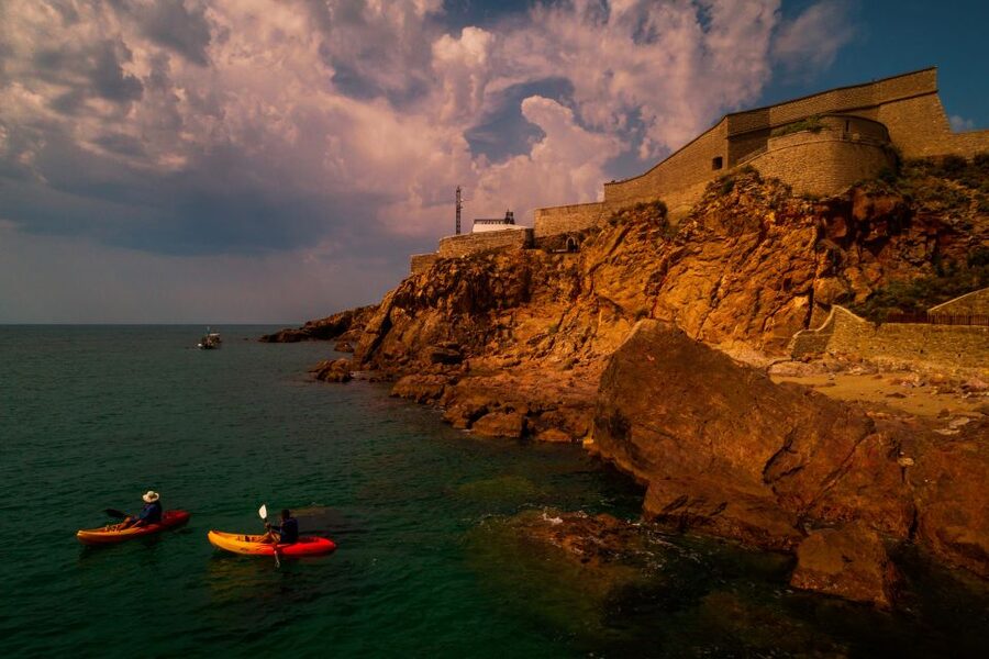 Sea kayak tour: Sète, the French pearl of the Mediterranean - Sea kayak value in Sète: $64 for real coastline time