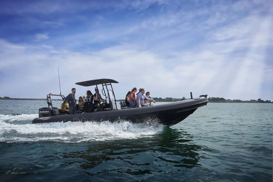 Sea trip Golfe du Morbihan Arzon - The SEARIB’s 8.60 boat: comfort, performance, and a soundtrack