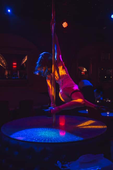 Secret Square Paris : Parisian Strip-Tease Cabaret Ticket - Private dances and the rhythm of interaction