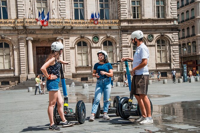 Segway - Ride along the rivers 1h30 - Stop 1 in Vieux Lyon: the Courthouse and why people call it the 24 columns