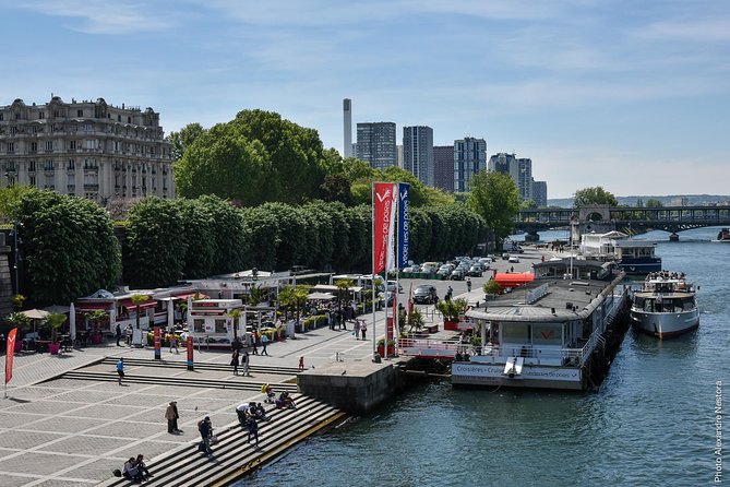 Seine River Guided Cruise by Vedettes de Paris - Photos, cold weather, and getting the best views