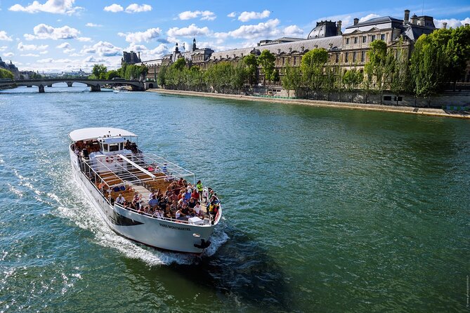 Seine River Guided Cruise by Vedettes de Paris - Who should book this Seine cruise