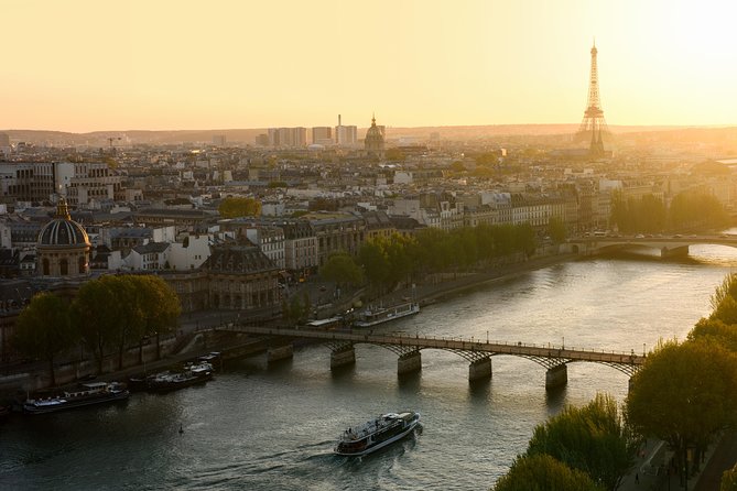 Seine River Guided Cruise by Vedettes de Paris - Getting to Port de Suffren and finding your dock fast