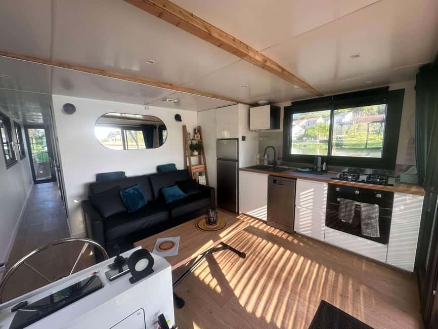 Semi Private Solar Boat Cruise in Champagne - The solar house boat in Grand Est: comfort and eco details you can feel