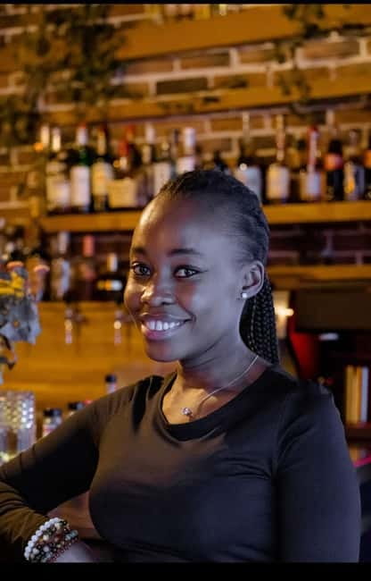 Sip your way through Paris Night life - The 150 minutes: paced walking, mingling, and games