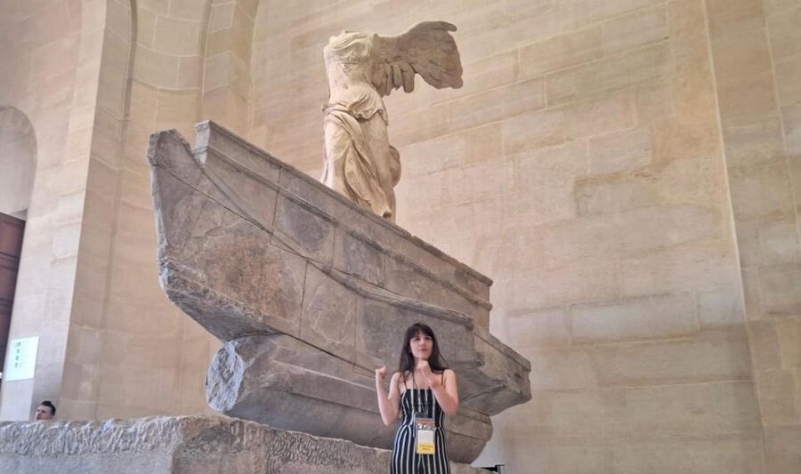 Skip-the-Line Louvre Museum Tour with Artist - Group size, pace, and what you trade for comfort