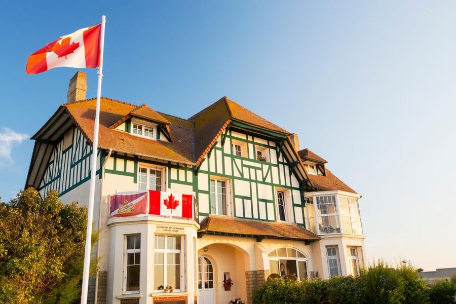 Small-Group Canadian Normandy D-Day Juno Beach from Paris - Why the guide can make or break the day