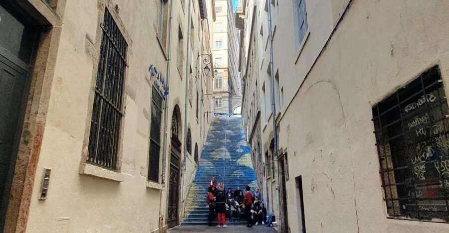 Storytelling tour of Croix-Rousse in French - Croix-Rousse as a Stage, Guided by Performance