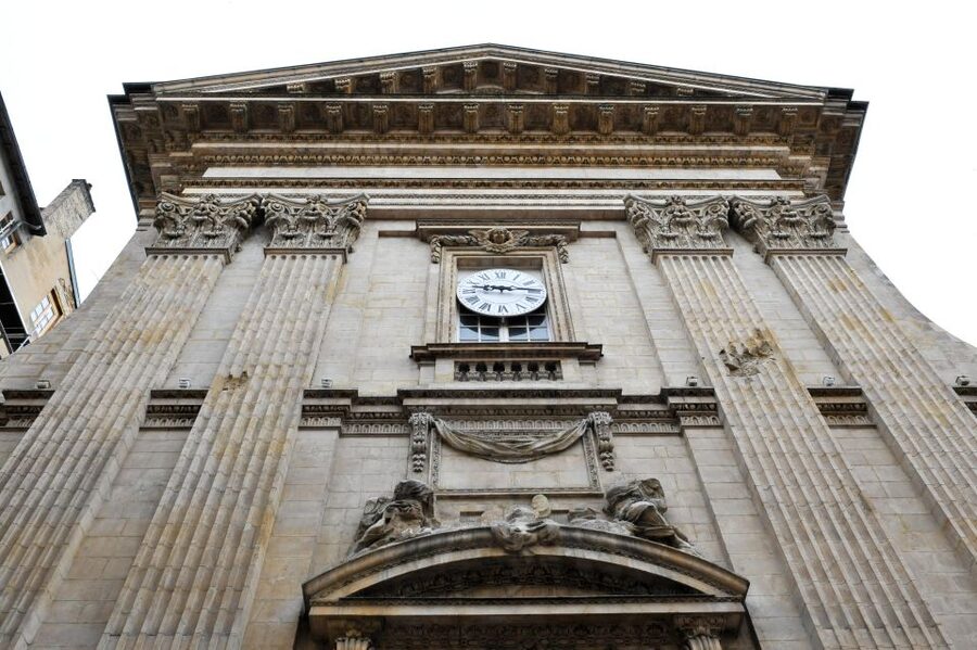 Storytelling tour of Croix-Rousse in French - Silk in Lyon: The Canuts, the Work, and the Tension
