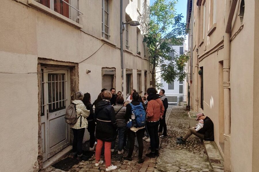 Storytelling tour of Croix-Rousse in French - The Morning of the First Revolt: Jirôme Roquet and Tony