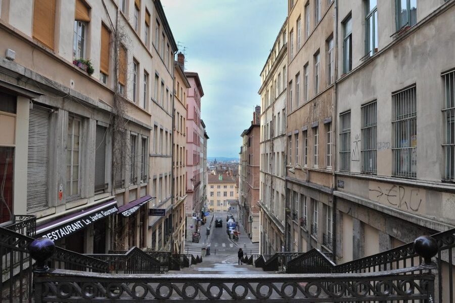 Storytelling tour of Croix-Rousse in French - Finding the Route at 51 Rue du Bon Pasteur