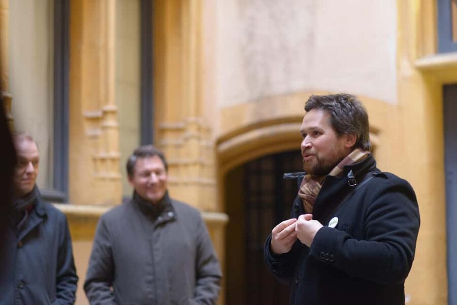Storytelling tour of the Vieux-Lyon in French - Renaissance printing in Lyon, explained through conflict