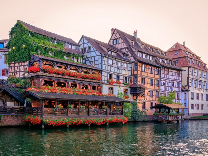 Strasbourg: Express Walk with a Local in 60 minutes - Place Saint-Étienne and the advice that saves your evenings