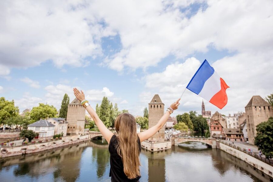 Strasbourg: Express Walk with a Local in 60 minutes - Meeting at Place de la République, starting with the right mindset