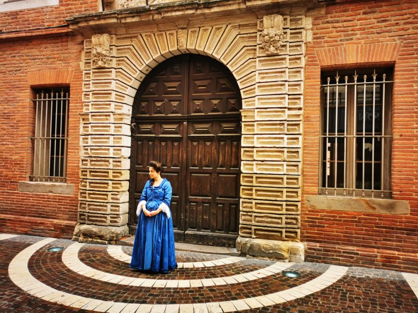 Stroll with Madame de Lapérouse in 18th-Century Albi - The theatrical guide experience: why the performance makes it easier to remember
