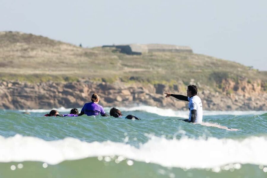 Surf lessons on the mythical site of La Torche - La Torche/Pors Carn: Why this Brittany wave is a big deal