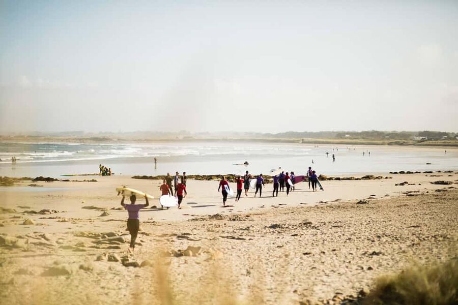 Surf lessons on the mythical site of La Torche - What happens during your collective lesson