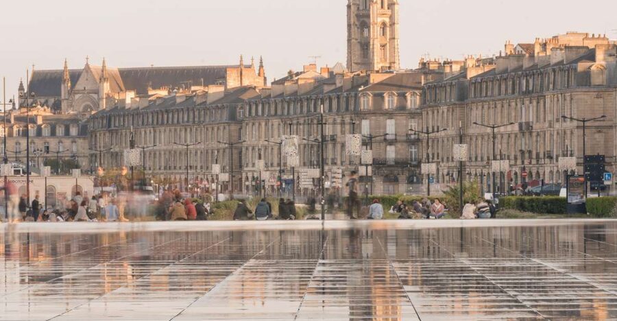 The essential in Bordeaux, private tour with a local - Opera stops and main streets, where the city’s personality shows