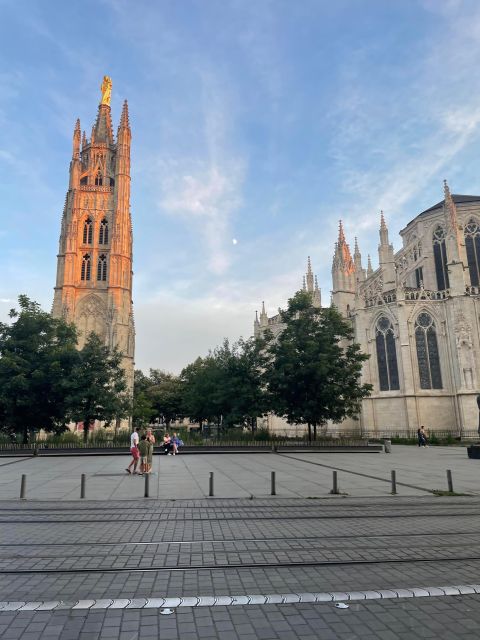 The essential in Bordeaux, private tour with a local - Food and wine recommendations, how the tour helps your next meals