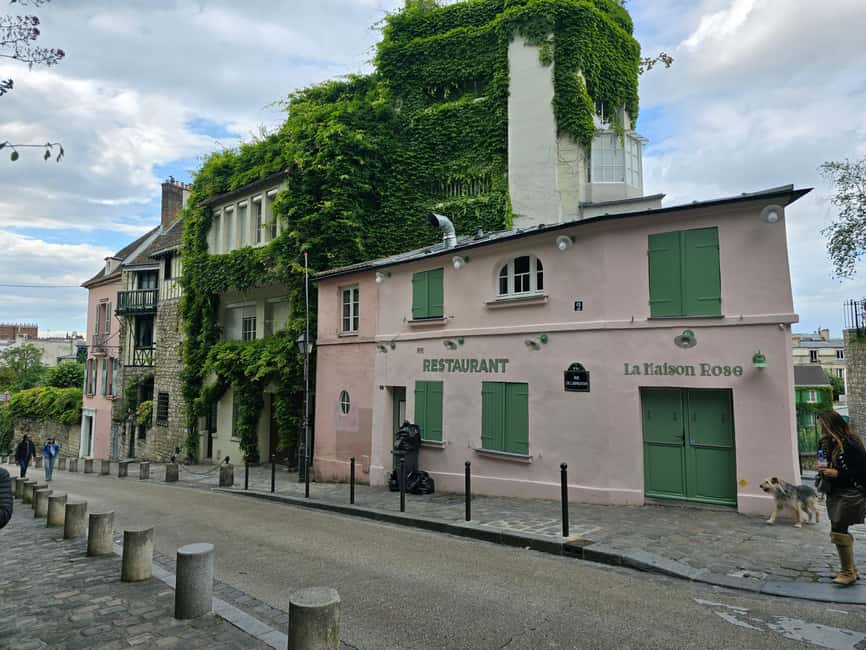 The historic district of Montmartre - What to Bring (and What Rules to Follow) So You Don’t Slow Down