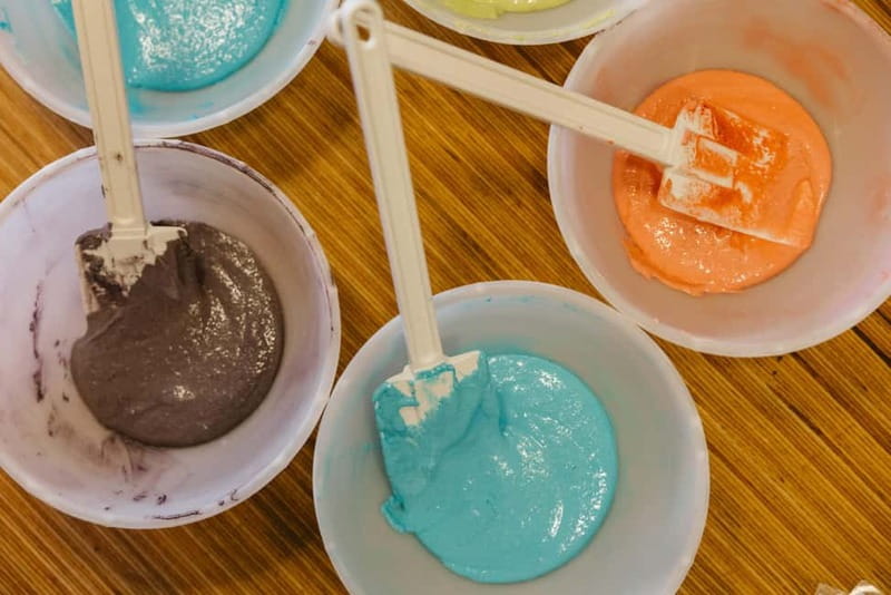 The Official Emily in Paris Macaron-Making Workshop - Stencils, Edible Dust, and the Emily-Style Look