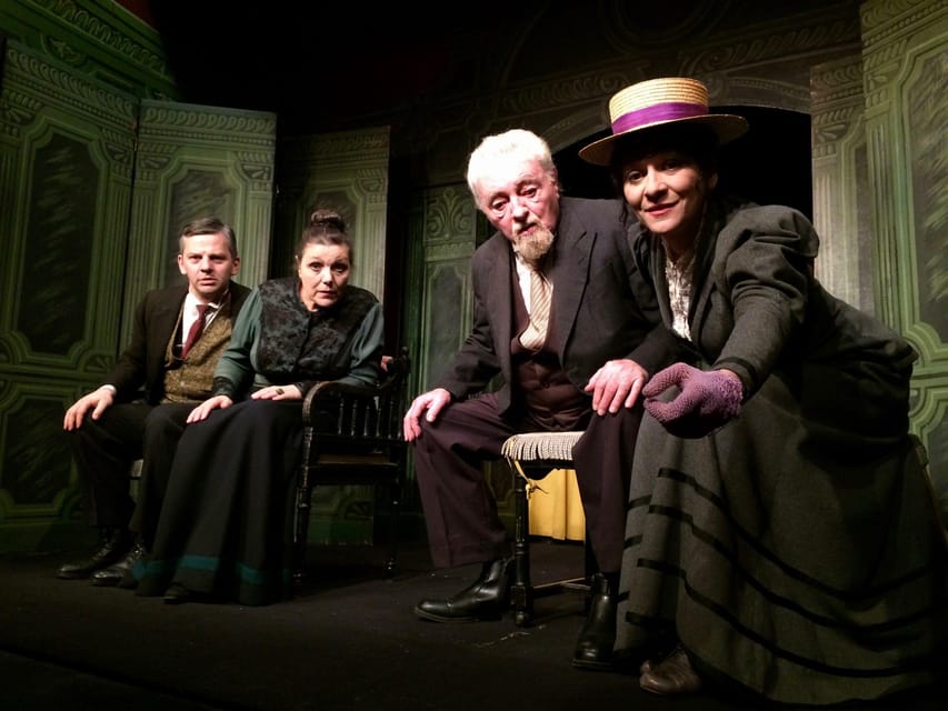 Theatre in Paris: The Bald Soprano (La cantatrice chauve) - Should you book The Bald Soprano in Paris?