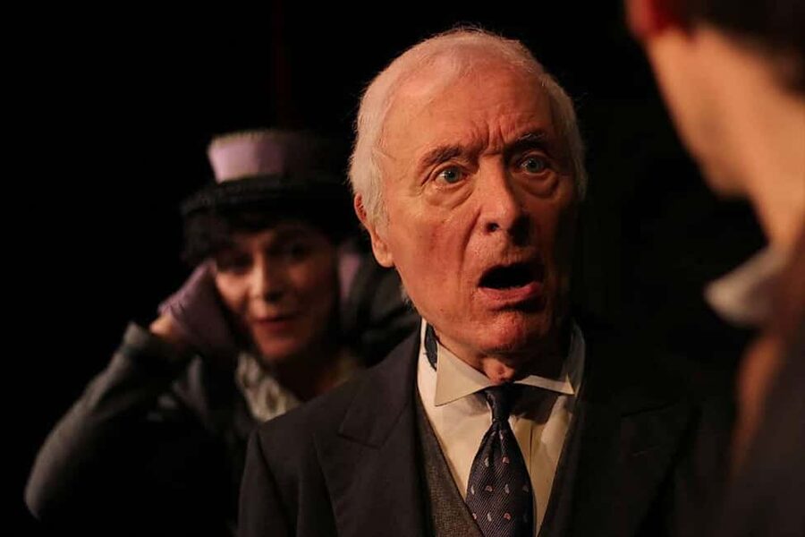 Theatre in Paris: The Bald Soprano (La cantatrice chauve) - Getting to the show: Saint-Michel, Cluny-La Sorbonne, and quick RER access