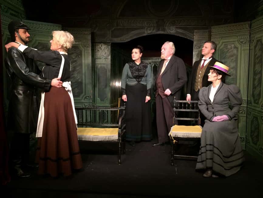 Theatre in Paris: The Bald Soprano (La cantatrice chauve) - Plot check: Smiths, Martins, and the absurd rules of “5 o’clock”