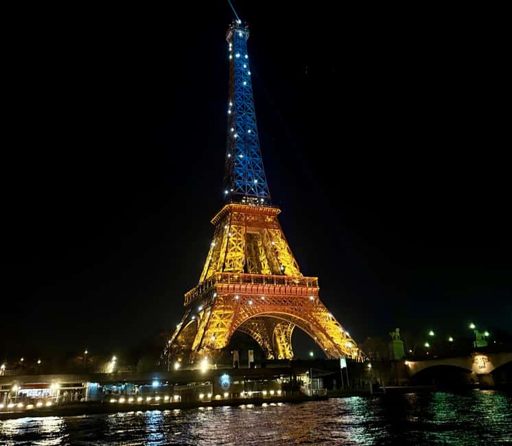 Top Private Cruises in Paris with Champagne + more surprises - Key Reasons This Private Seine Cruise Feels Special