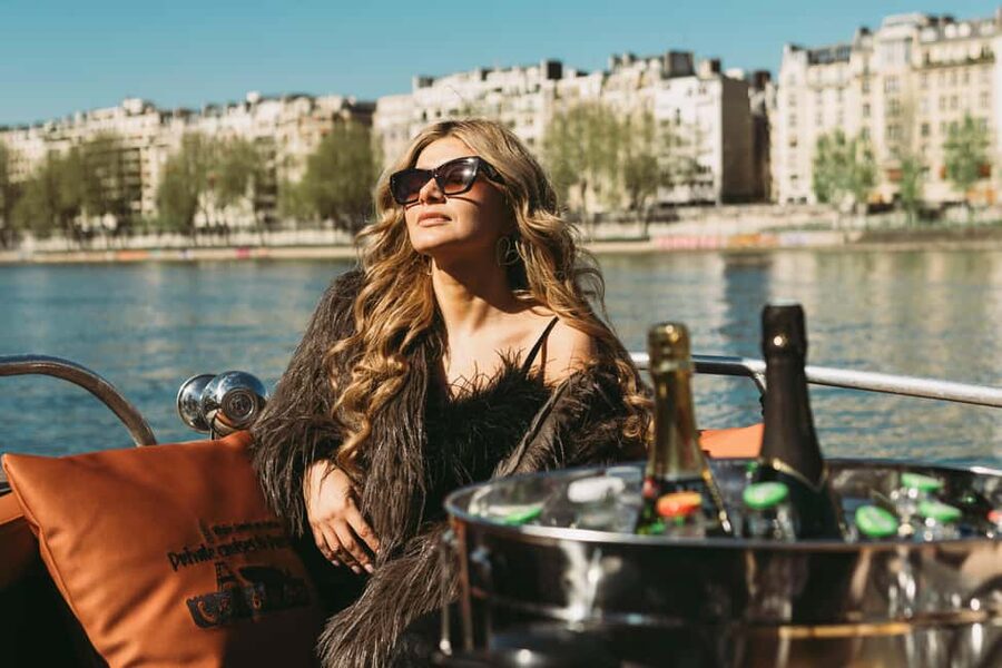Top Private Cruises in Paris with Champagne + more surprises - The Seine Route in Real Time, Stop by Stop