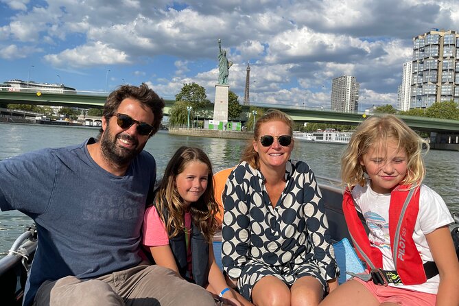 Top Private Cruises in Paris with French Champagne and surprises - Guides Who Keep It Funny, Personal, and Photo-Friendly