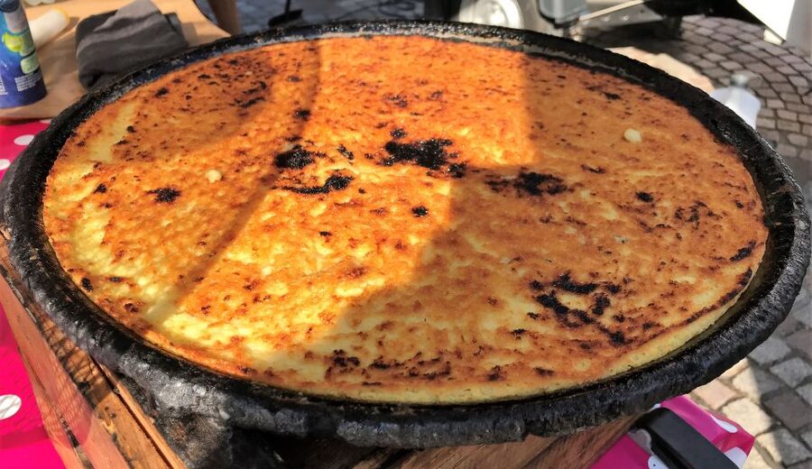 Toulon: Culinary Heritage Guided Walking Food Tour - Cade and cheese, the regional starters that set the tone