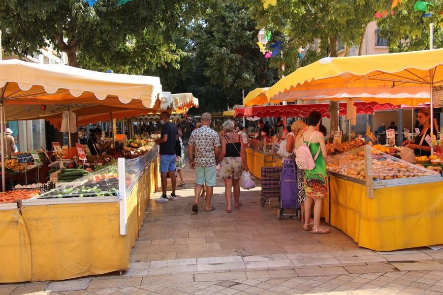 Toulon: Culinary Heritage Guided Walking Food Tour - Price and value for 210 minutes of food and drink