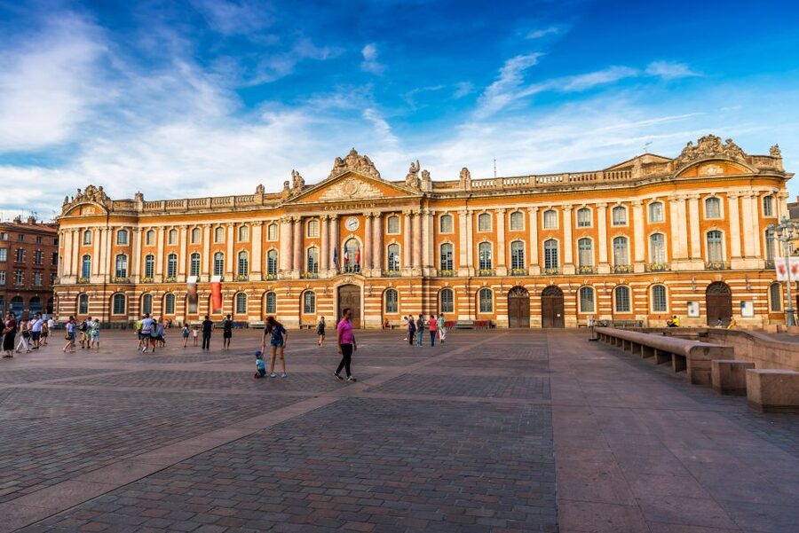 Toulouse: City Card (with transport) - Getting to and from the airport: one thing not covered
