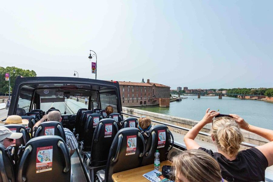 Toulouse: City Sightseeing Tour by Bus with Audio Guide - How the Audio Experience Really Works (and What to Listen For)