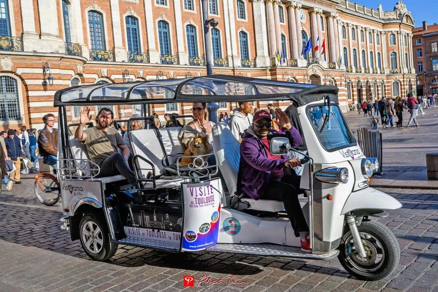Toulouse: Electric Tuk-Tuk Tour with Photo Stops and Audio - Key highlights I’d circle before you go